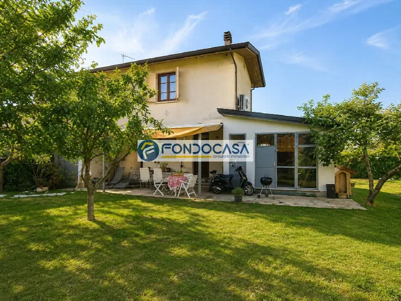 Villa in vendita a Camaiore - foto 1