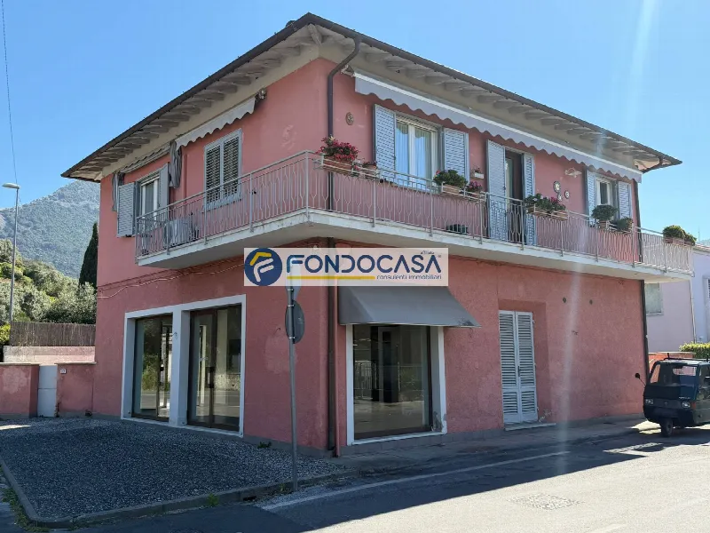 Casa Indipendente in vendita a Seravezza - foto 1