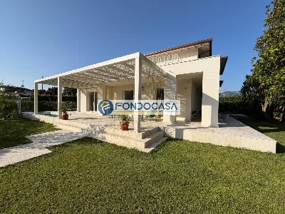 Villa a Forte dei Marmi
