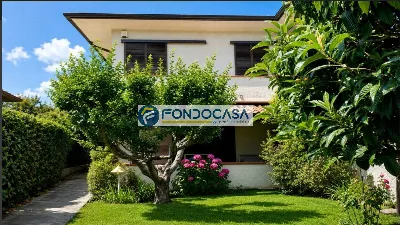 Casa Indipendente in vendita a Pietrasanta - foto 1