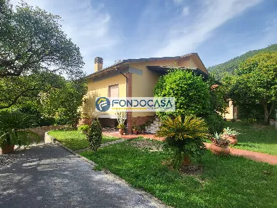 Villa in vendita a Seravezza - foto 1