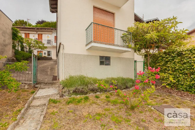 Casa Indipendente in vendita a Casciago - foto 1