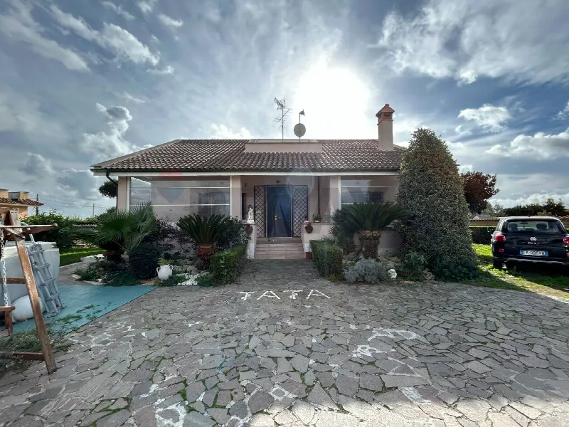 Villa in vendita ad Aprilia - foto 1
