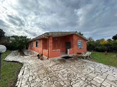 Villa a Aprilia
