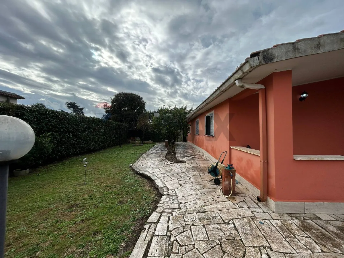 Villa in vendita ad Aprilia - foto 2