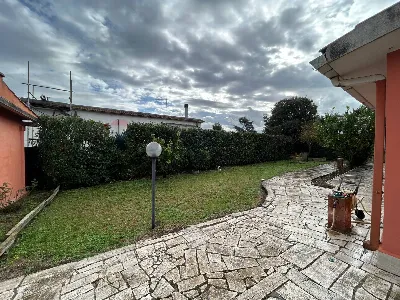 Villa in vendita ad Aprilia - foto 8