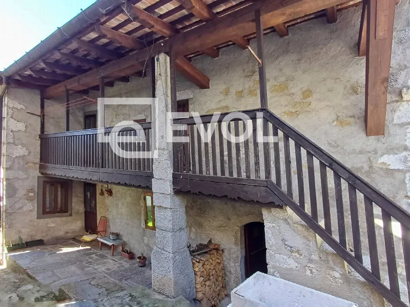 Rustico/Casale in vendita a Savogna - foto 1
