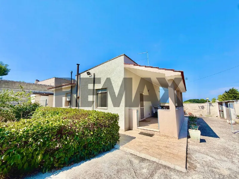 Villa in vendita a Torchiarolo - foto 1