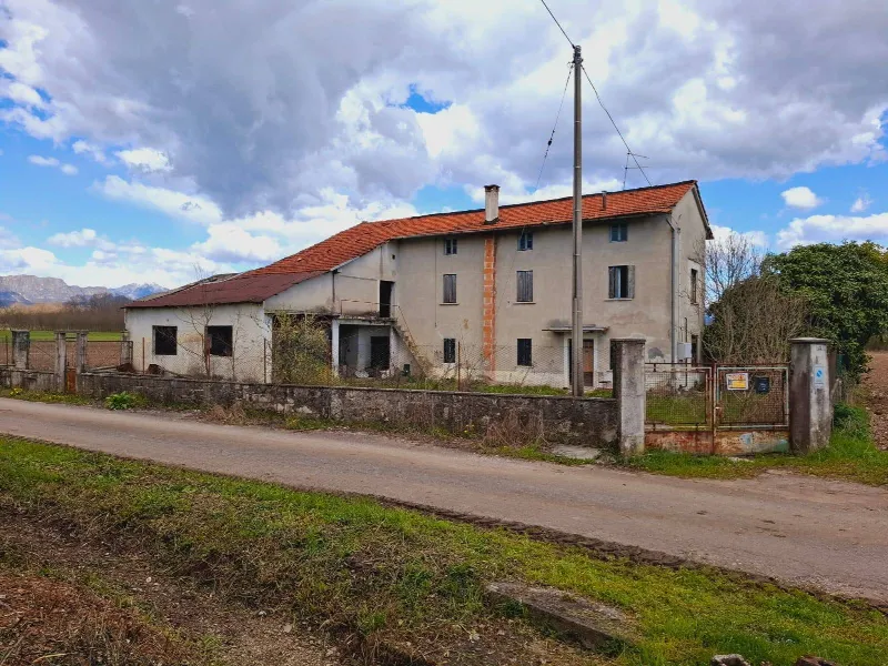 Rustico/Casale in vendita a Vivaro - foto 1