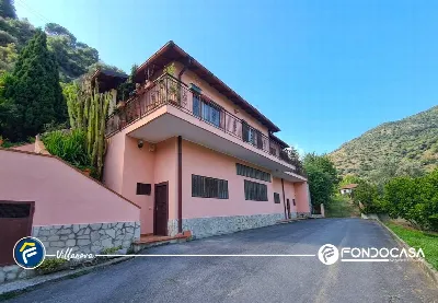 Villa in vendita a Cisano sul Neva - foto 1