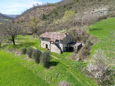 Rustico/Casale in vendita a Cantiano - foto 1