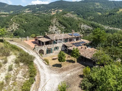 Rustico/Casale in vendita a Gubbio - foto 2