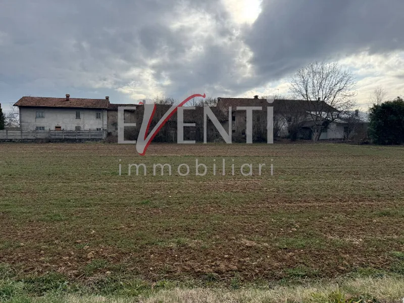 Rustico/Casale in vendita a Piscina - foto 1