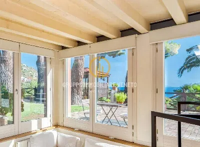 Villa a Campo nell'Elba