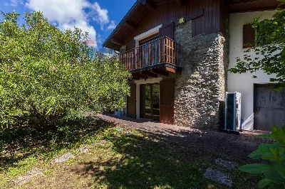 Villa in vendita a Montegrino Valtravaglia - foto 1