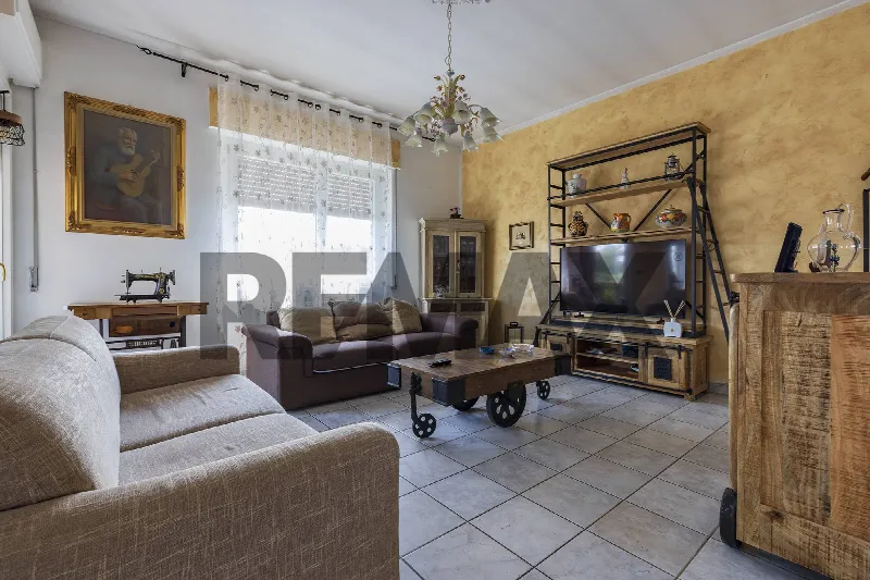 Casa Indipendente in vendita a Cairate - foto 1