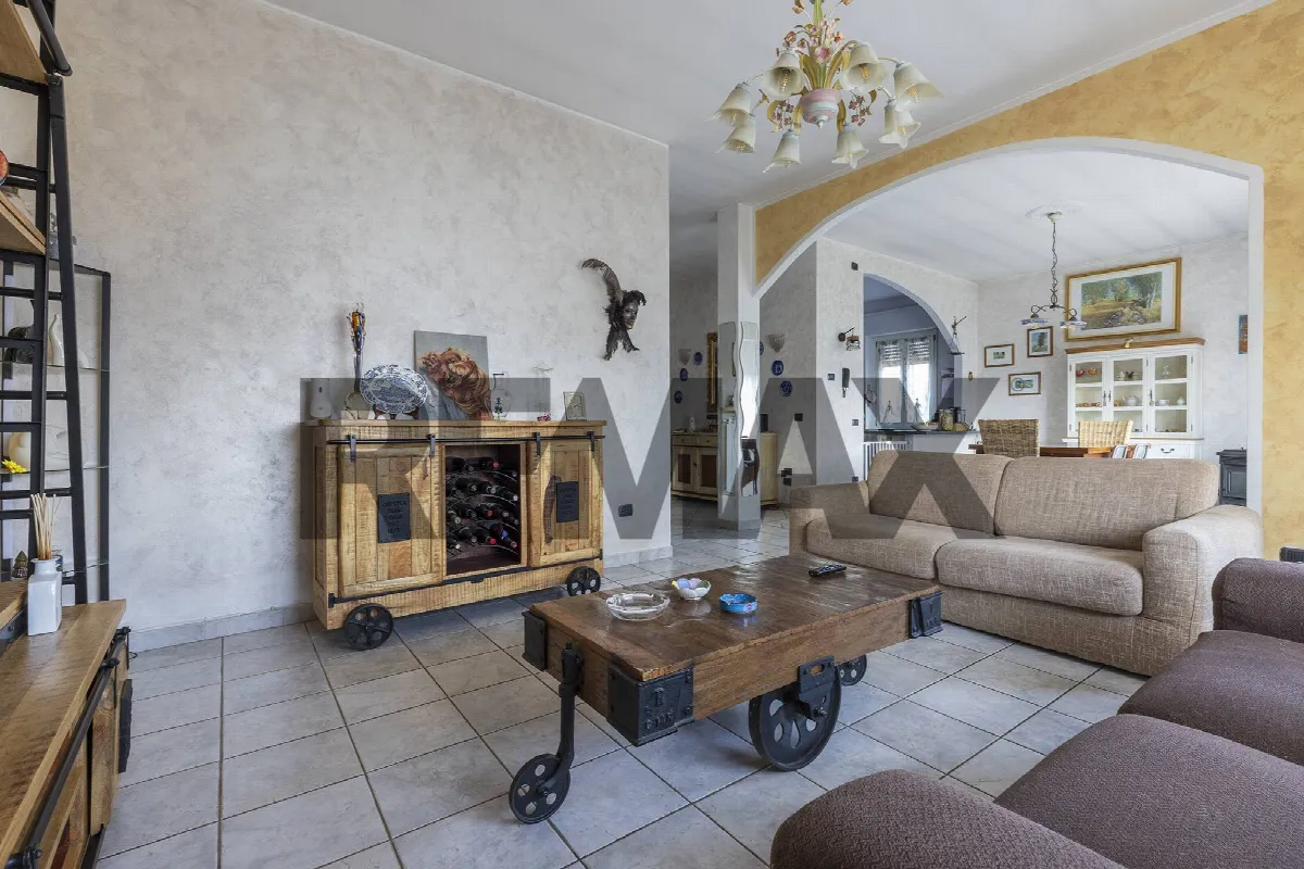 Casa Indipendente in vendita a Cairate - foto 3