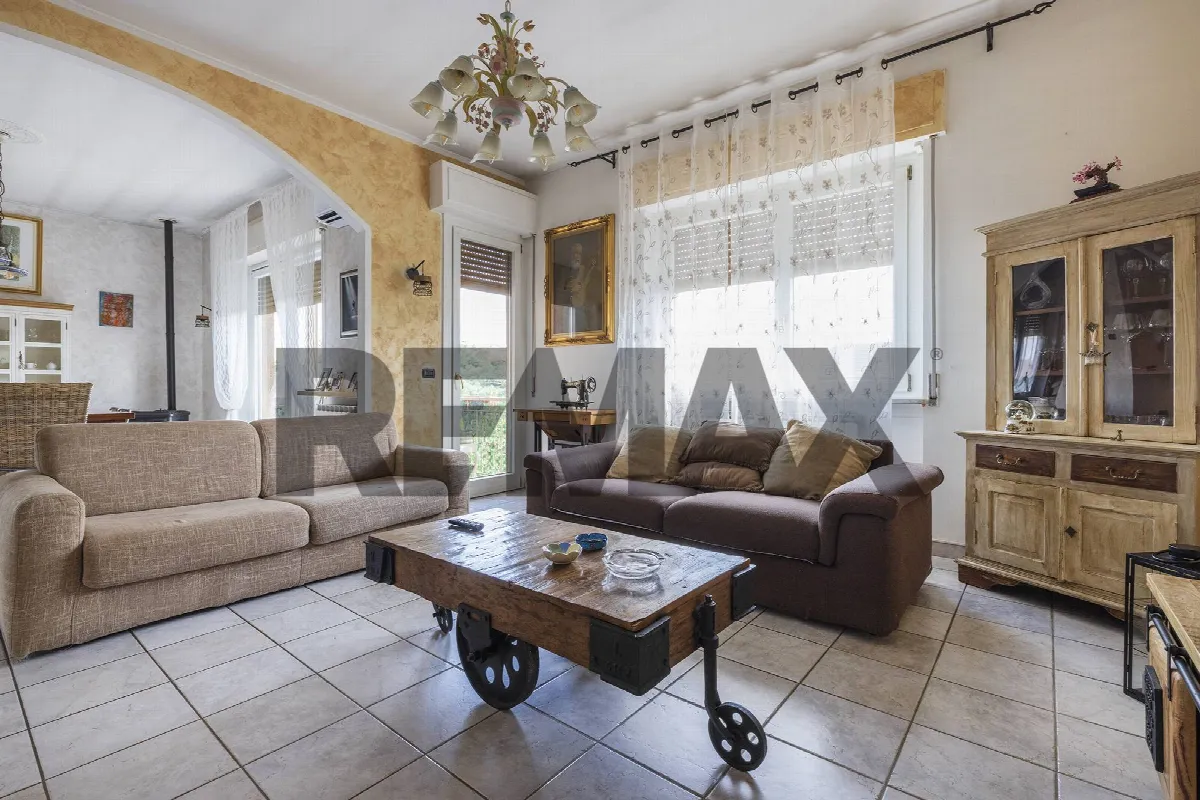 Casa Indipendente in vendita a Cairate - foto 4