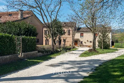 Rustico/Casale in vendita a Matelica - foto 1
