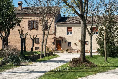 Rustico/Casale in vendita a Matelica - foto 2