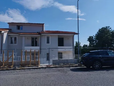 Villa a Montopoli in Val d'Arno