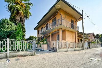 Villa in vendita a Limbiate - foto 1