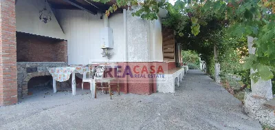 Villa a Graniti