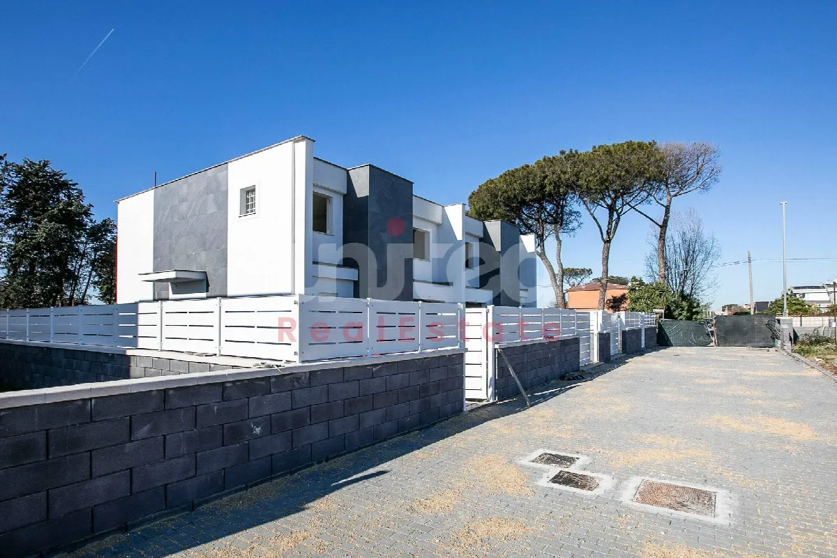 Villa in vendita a Roma, Axa, Casal Palocco, Infernetto - foto 2