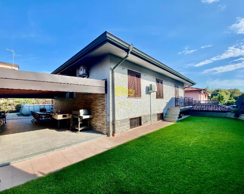 Villa in vendita a Grezzago - foto 1