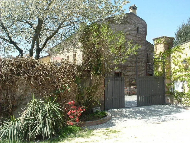 Rustico/Casale in vendita a Ostiglia - foto 1