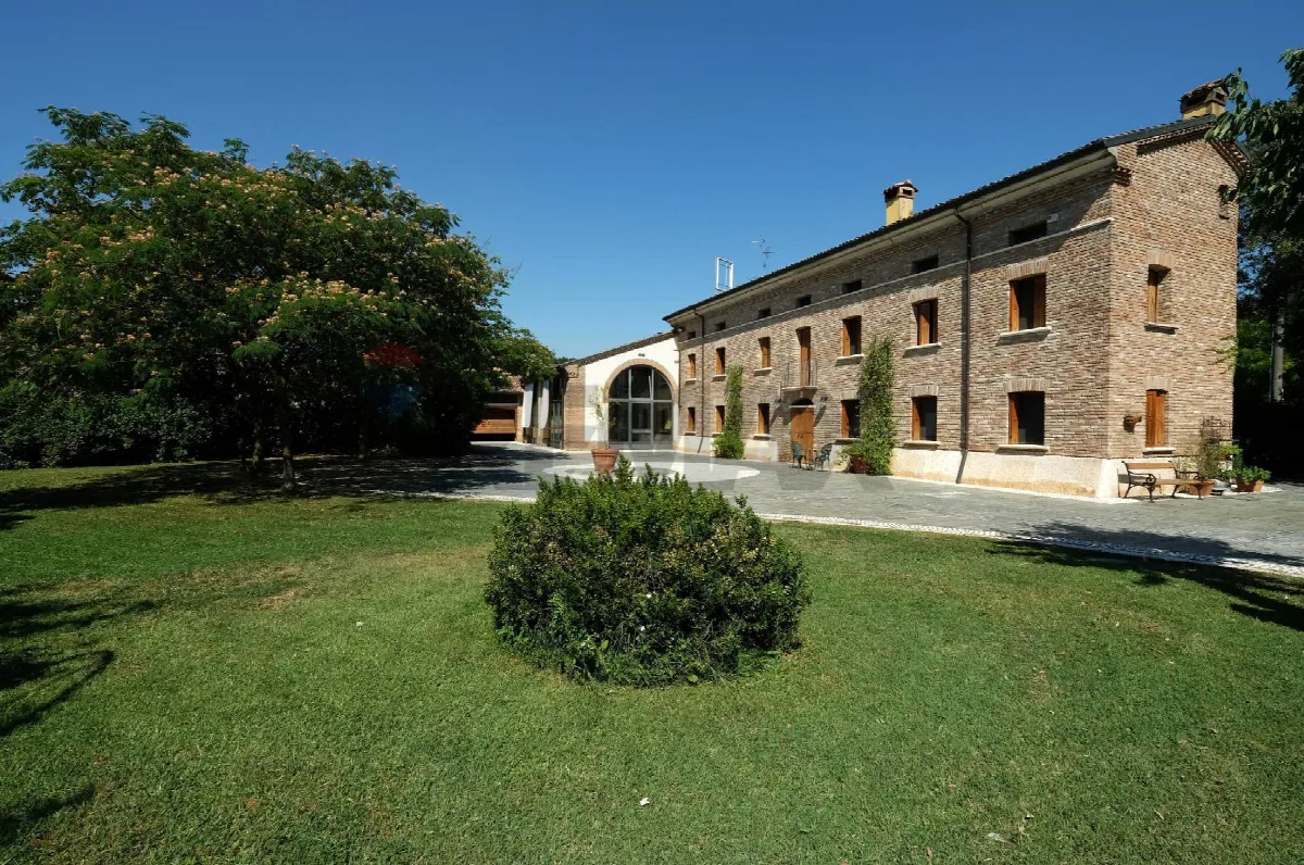 Rustico/Casale in vendita a Ostiglia - foto 2