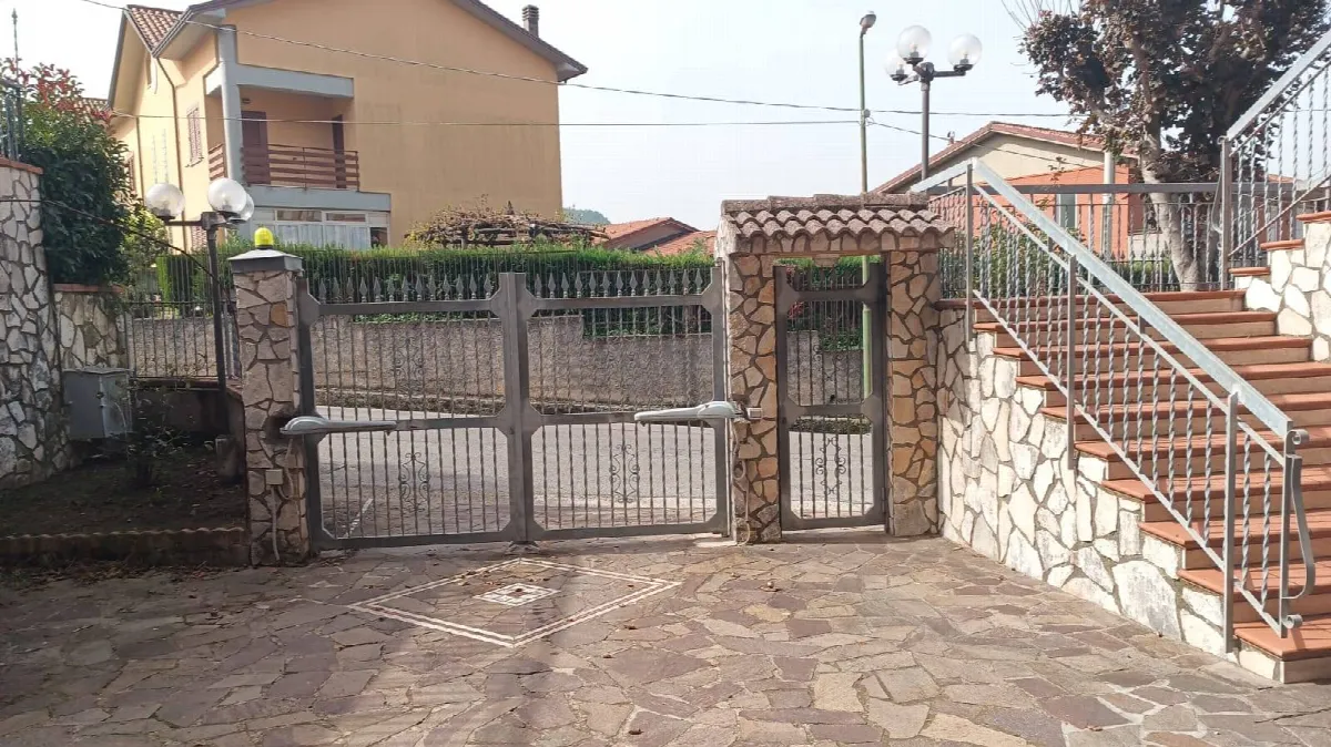 Villa in vendita a Contrada - foto 2