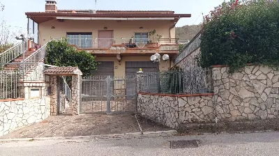 Villa in vendita a Contrada - foto 4
