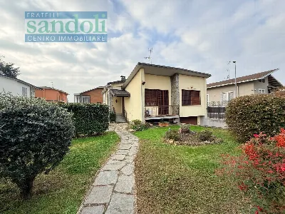 Villa a Vercelli