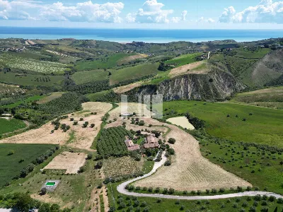 Villa in vendita a Roseto degli Abruzzi - foto 1