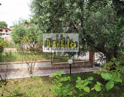 Villa in vendita a San Benedetto del Tront... - foto 2