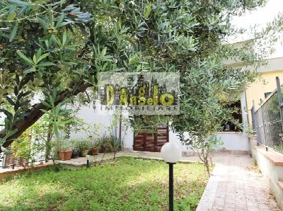 Villa in vendita a San Benedetto del Tront... - foto 3