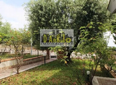 Villa in vendita a San Benedetto del Tront... - foto 4