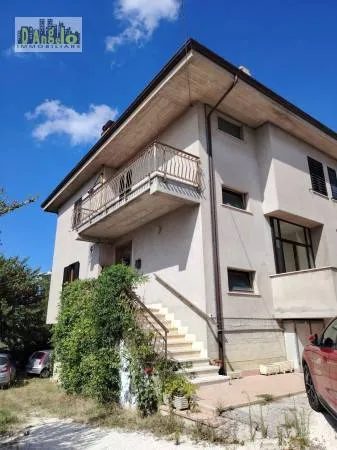 Casa Indipendente a Castignano