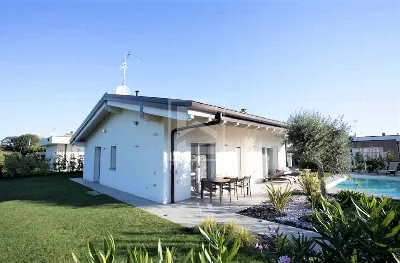 Villa in vendita a Castiglione delle Stivi... - foto 2