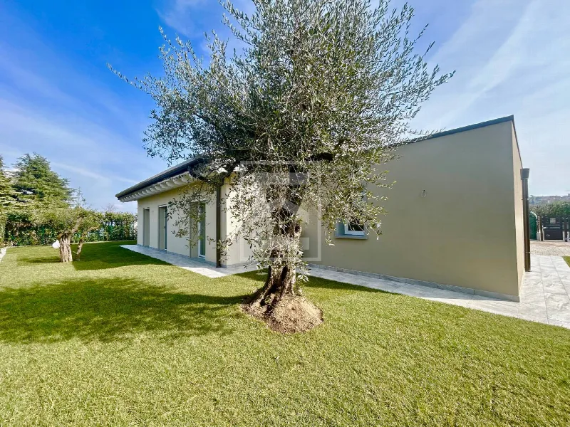 Villa in vendita a Desenzano del Garda - foto 1