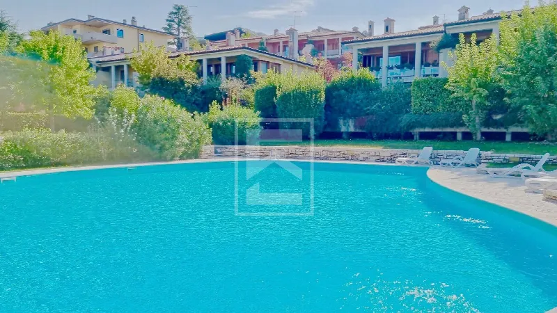 Casa Indipendente in vendita a Desenzano del Garda - foto 1