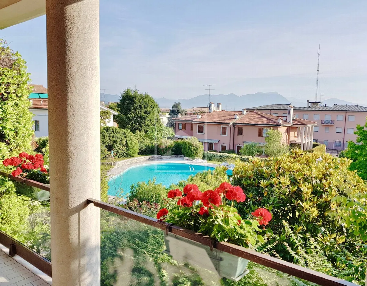 Casa Indipendente in vendita a Desenzano del Garda - foto 4