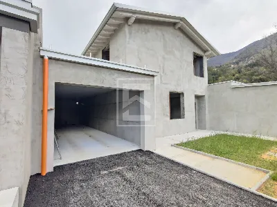 Villa a Villanuova sul Clisi