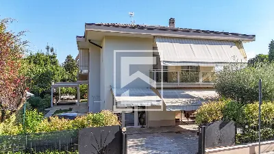Villa in vendita a Desenzano del Garda - foto 1