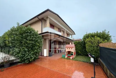 Casa Indipendente in vendita a Desenzano d... - foto 1