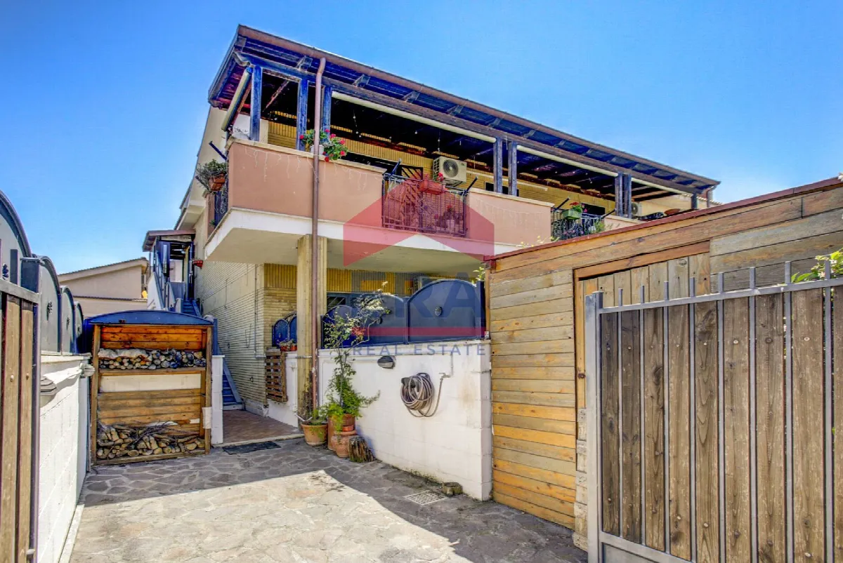 Casa Indipendente in vendita a Pomezia - foto 3