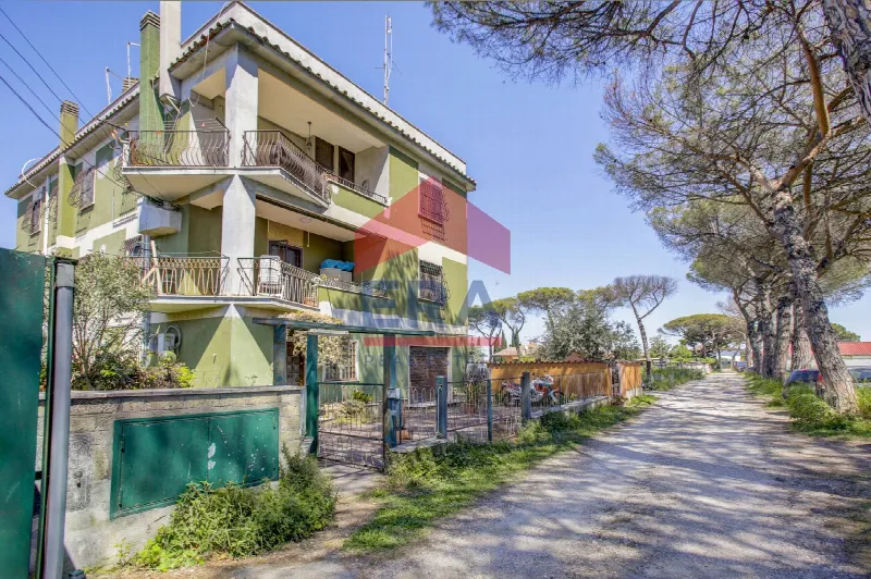 Ufficio in vendita a Roma, Acilia, Casal Bernocchi, Centro Giano, Dragona, Malafede, Vitinia - foto 1