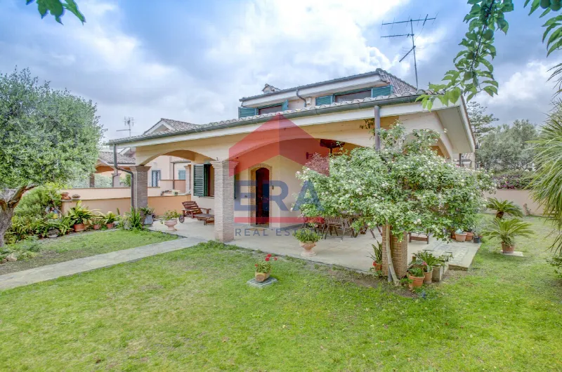Villa in vendita a Pomezia - foto 1