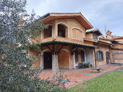 Casa Indipendente in vendita a Rocca di Pa... - foto 1